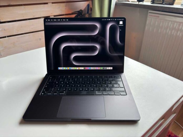 Save $500 on the powerful M3 Pro MacBook Pro right now