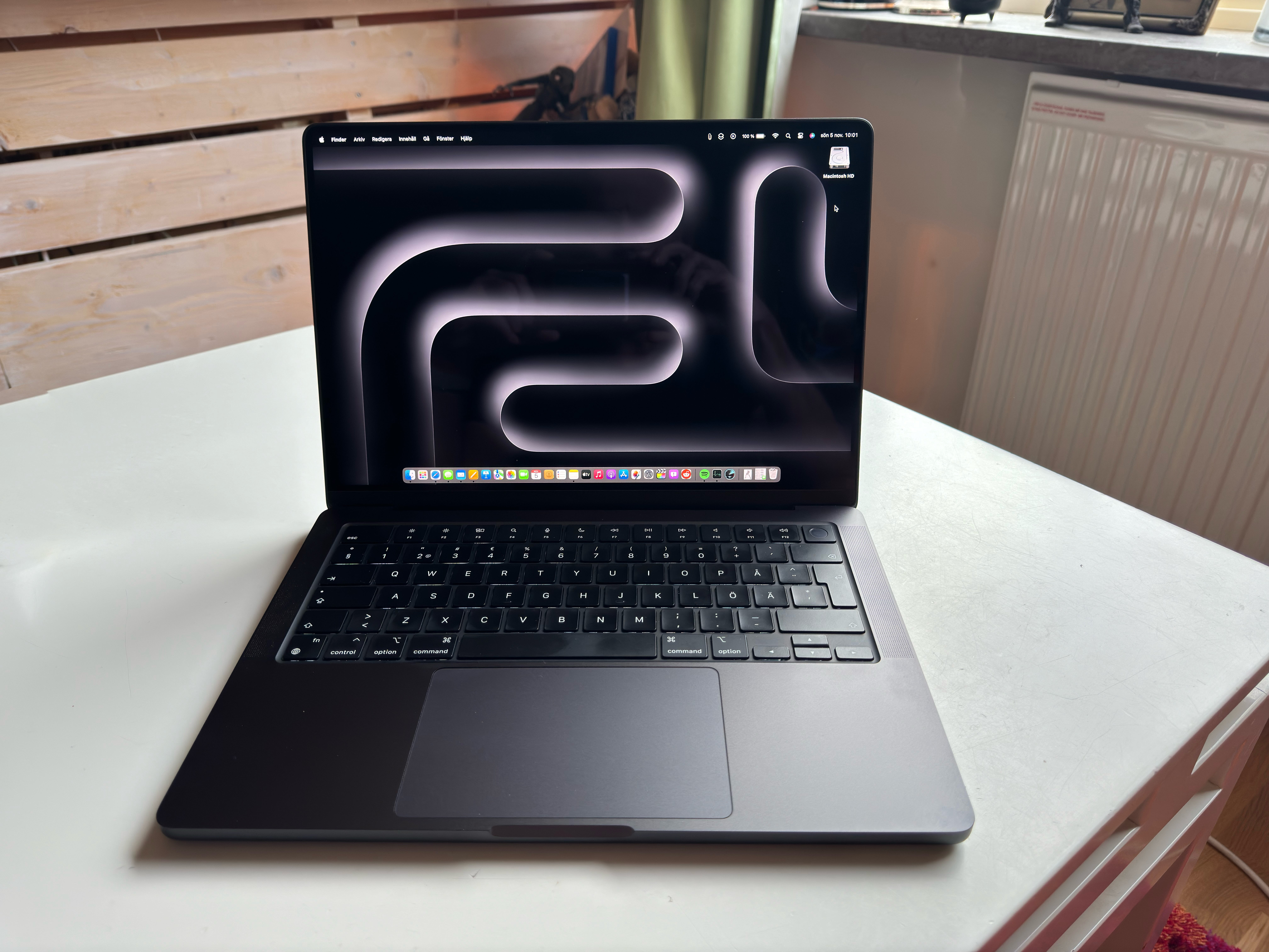 Apple 14-inch MacBook Pro (M4, 2024): Premium screen
