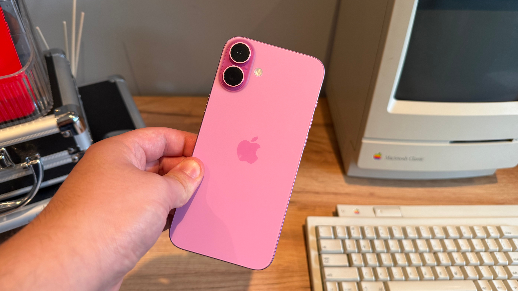 Apple iPhone 16 Plus - Big screen, better battery
