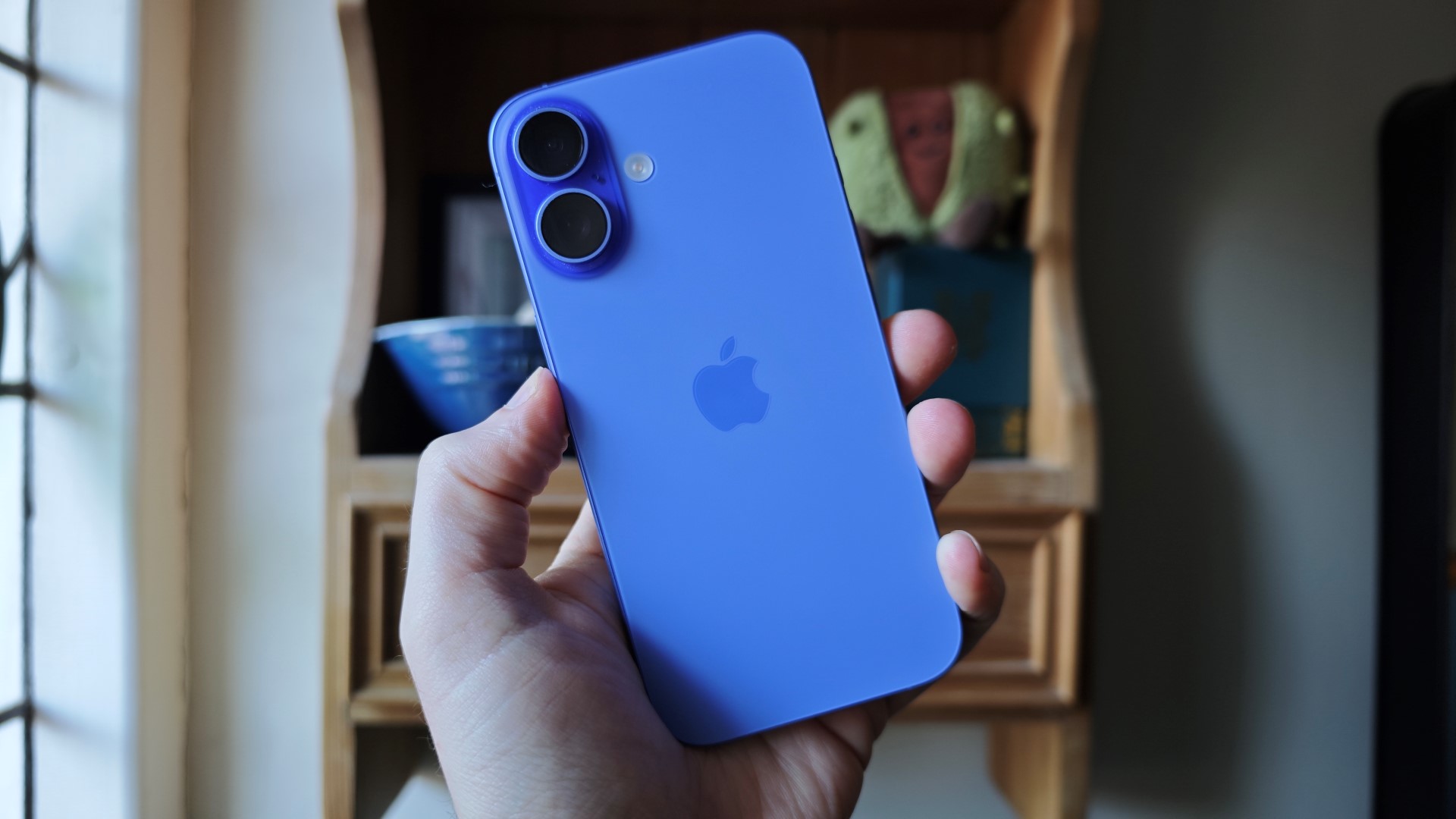 Apple iPhone 16 - The iPhone for everyone