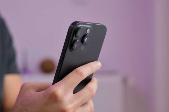 The iPhone 17 Air will apparently have a titanium frame, which makes no sense