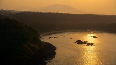 Goa Coast Large