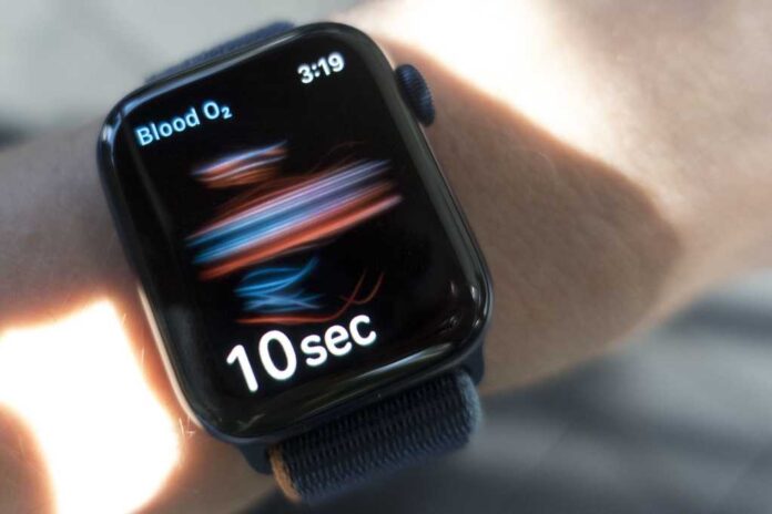 Apple Watch blood-oxygen feature returns in iOS 18.6.1 and watchOS 11.6.1