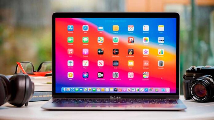 Report: Low-cost MacBook will arrive in 'the first half of next year'
