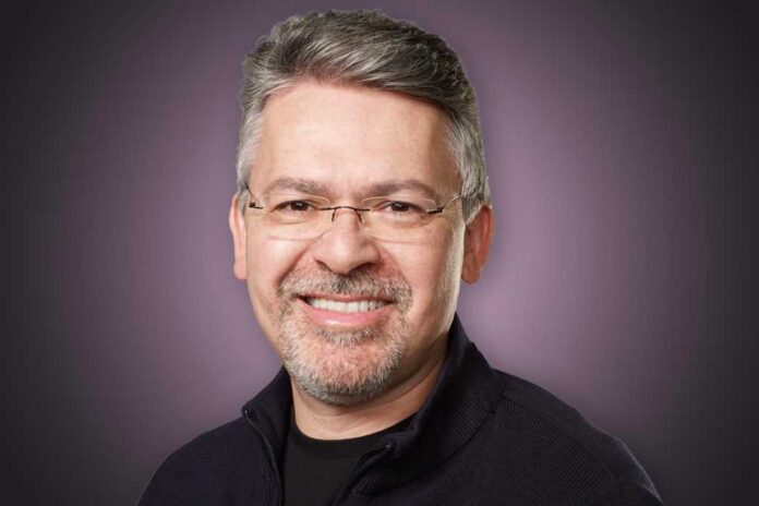Apple AI chief John Giannandrea is stepping down