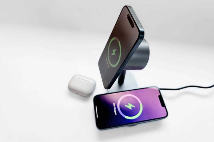 Aukey MagFusion 2X 2-in-1 Wireless Charging Station review