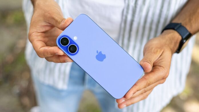 Q3’s best-selling phones are out, and Samsung and Apple basically wrote the list again