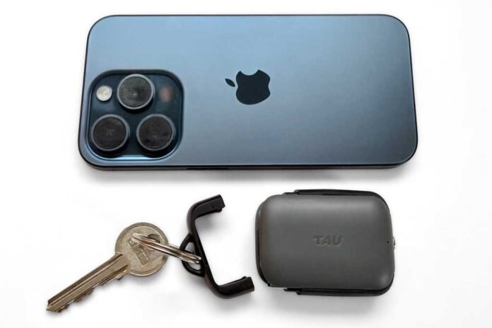 Rolling Square TAU 2 mini power bank review: A key ring to recharge your iPhone