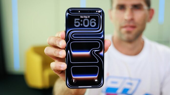 U.S. Apple iPhone buyers now prefer this carrier while running away from another provider