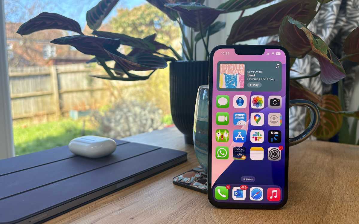 iPhone 16e review hero