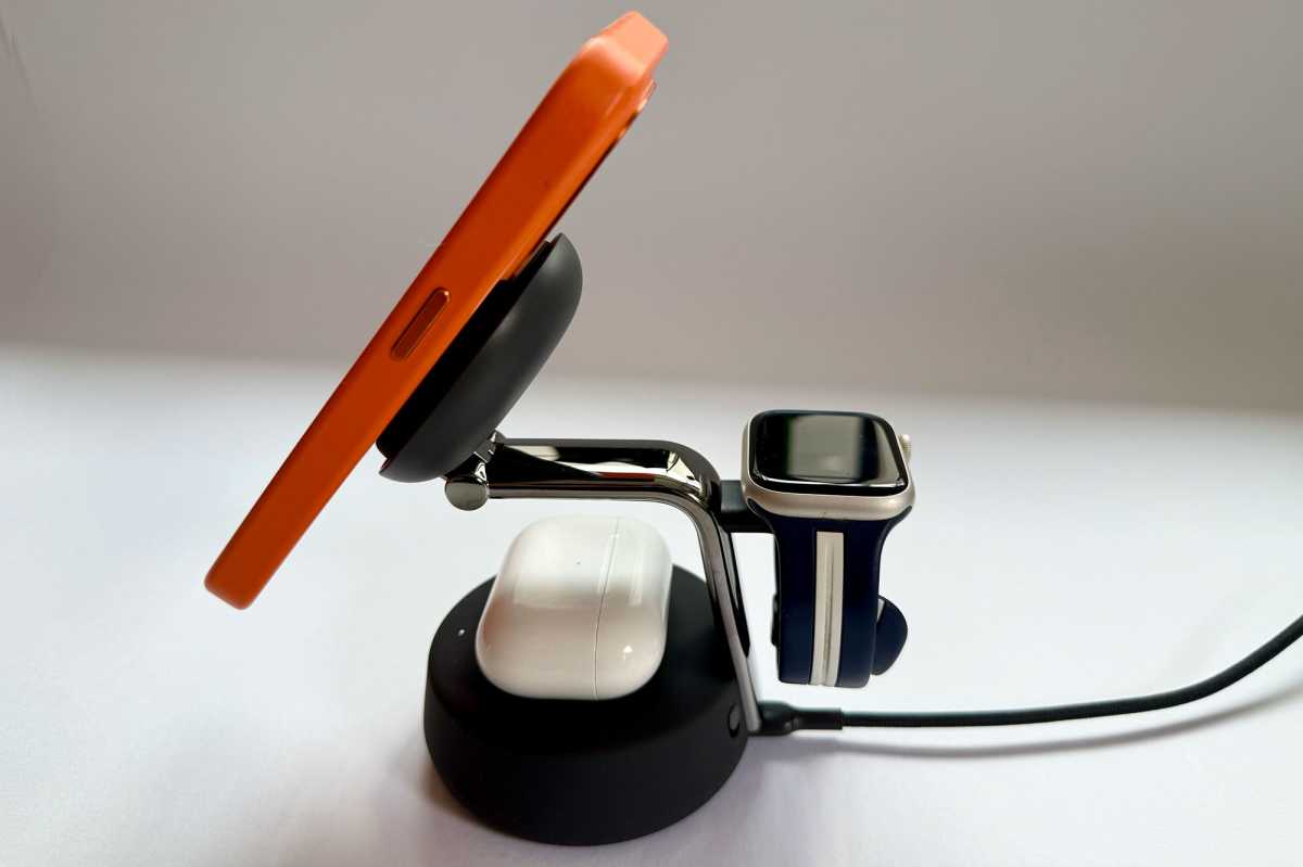 Belkin UltraCharge Pro 3 in 1 Magnetic Charging Dock side 1