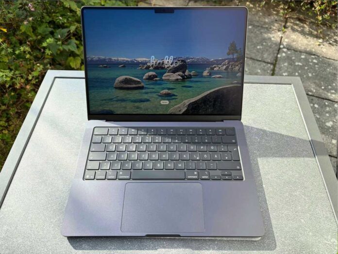 The touchscreen MacBook Pro seems to be on track with a first-of-its-kind display