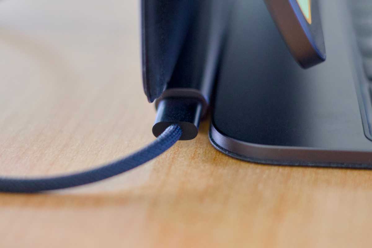 iPad Pro Magic Keyboard USB-C port