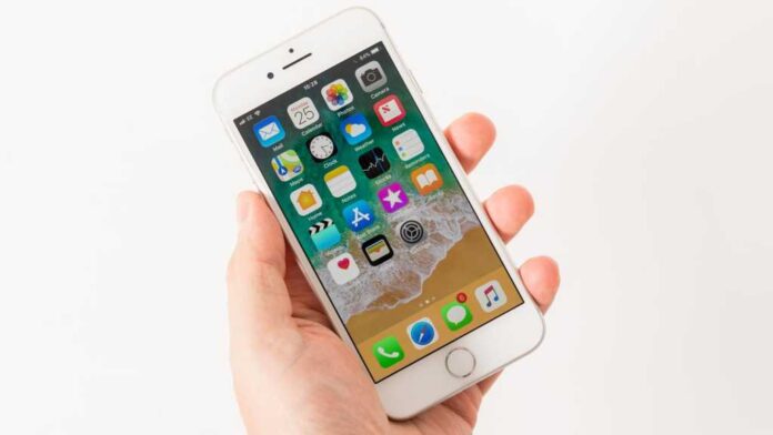 Apple pulls four iPhone updates following network issues