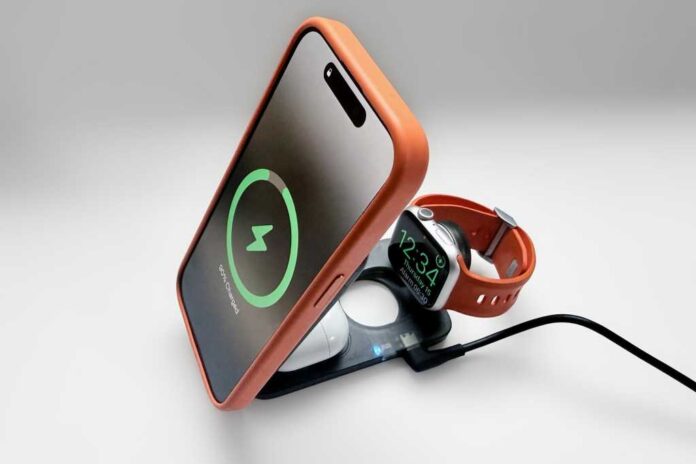 ESR CryoBoost Foldable 3-in-1 Magnetic Charging Station (25W) Review: Fast Qi2 charging with active cooling