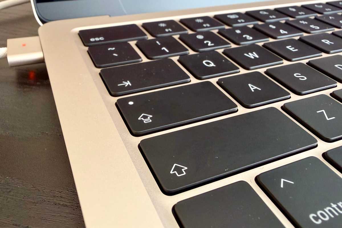 MacBook Air M5 keyboard