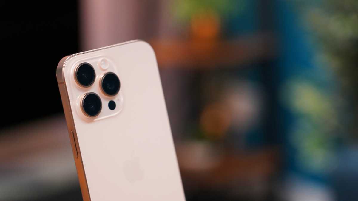 iphone 16 pro max desert review 12