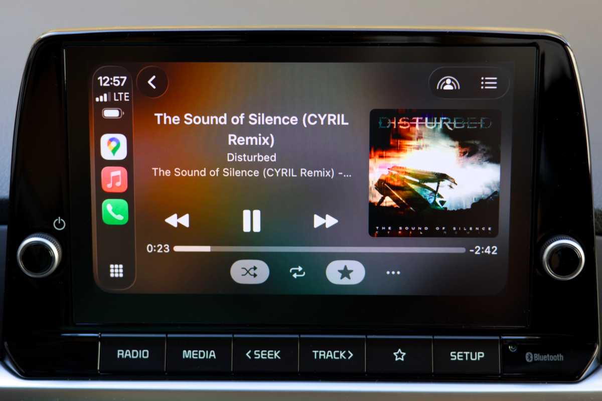 Apple CarPlay music playback