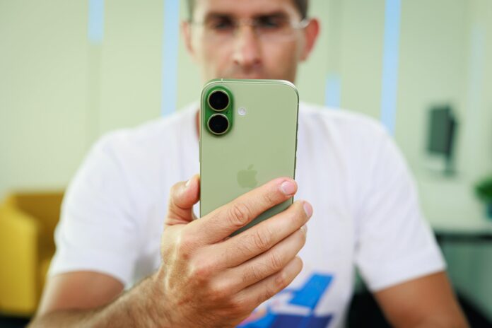 You trusted disappearing messages, but your iPhone may be saving them all along: do this immediately to protect yourself