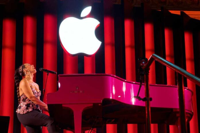 Strong iPhone, Mac sales lead to Apple's best-ever March quarter
