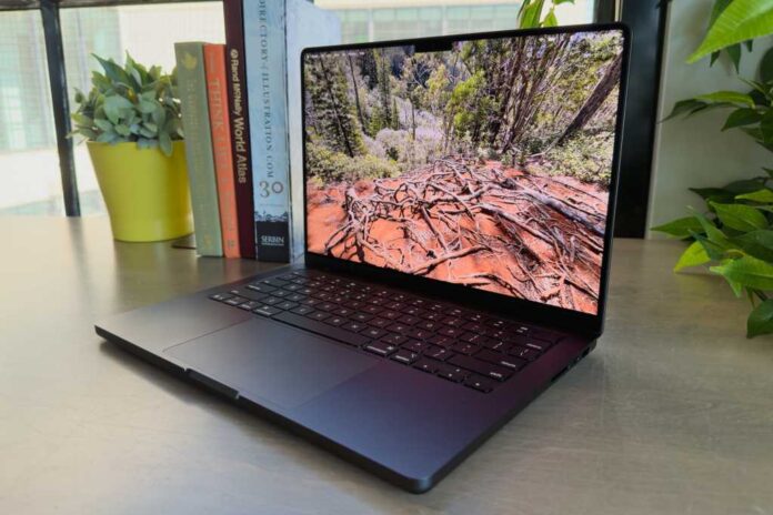 Save $300 and take home this M5 MacBook Pro with 32GB of RAM for $1,799
