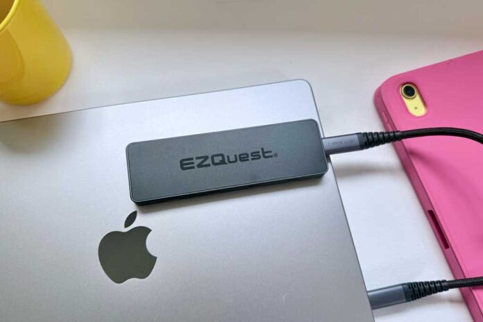 EZQuest USB 4 Dual Display 8-in-1 Hub (Pro Series) review: Two displays, no software required
