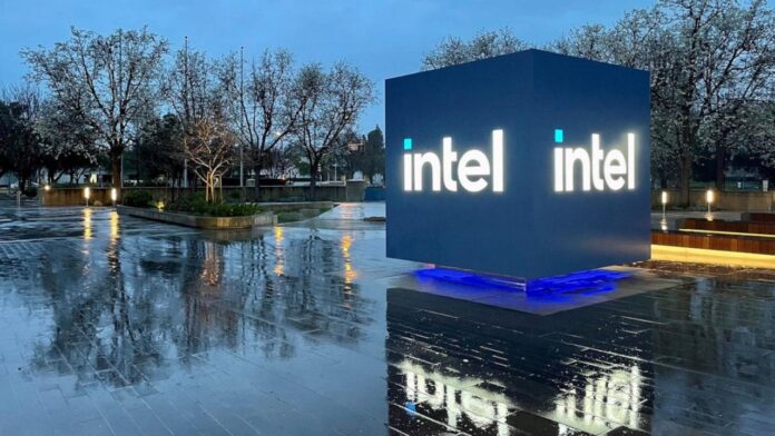 Trump makes stunning announcement concerning Apple and Intel